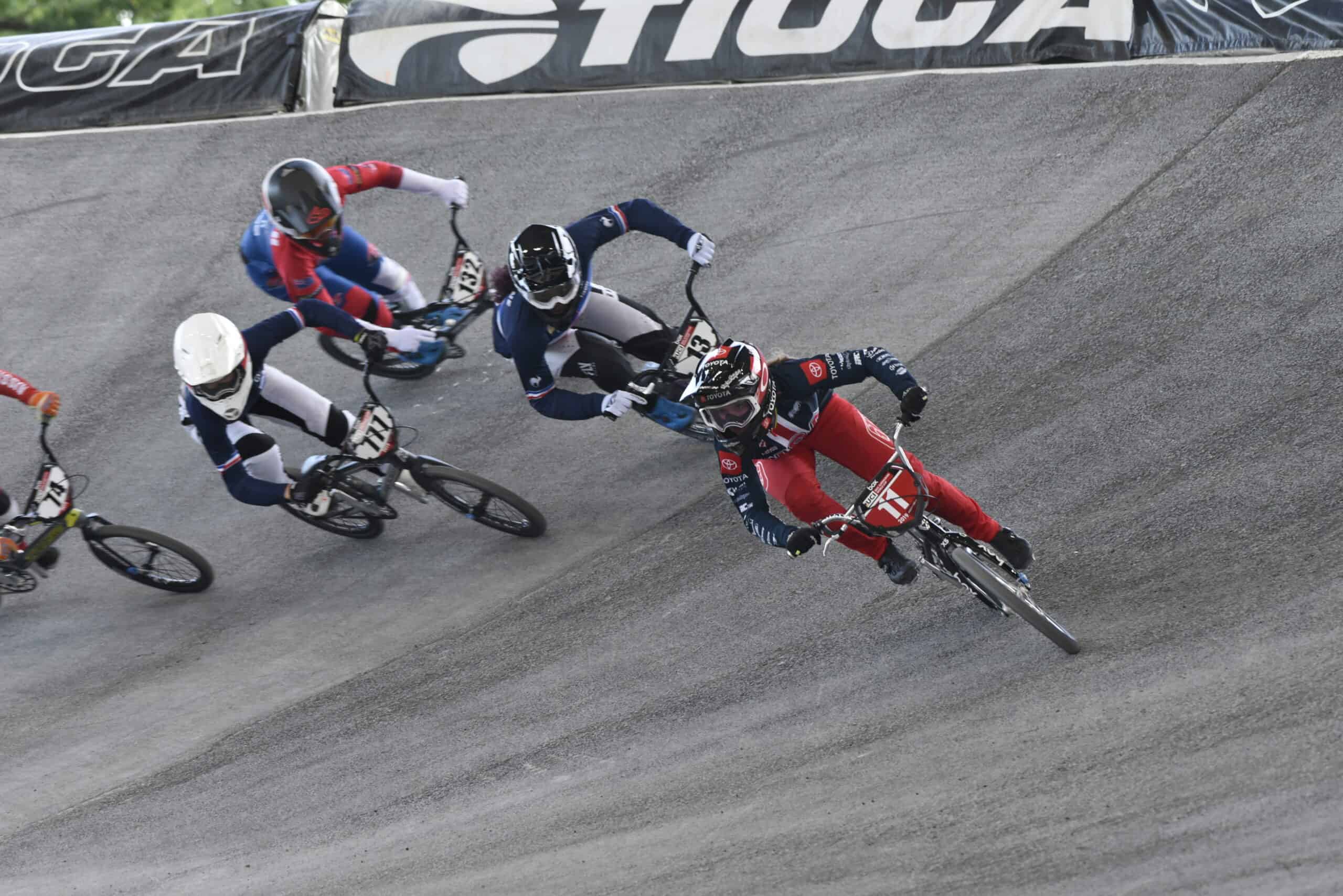 Coupe du monde de BMX au velodrome national manche samedi Victoire de Marion Valentino