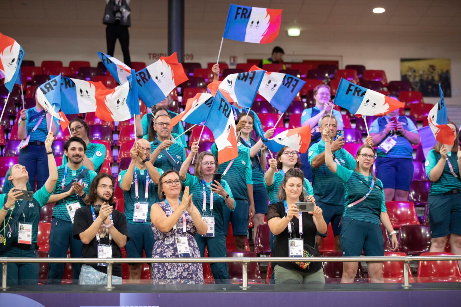 Parcours du Relais de la Flamme Paralympique des Jeux de Paris 2024 au Velodrome de Saint-Quentin-en-Yvelines (Yvelines)