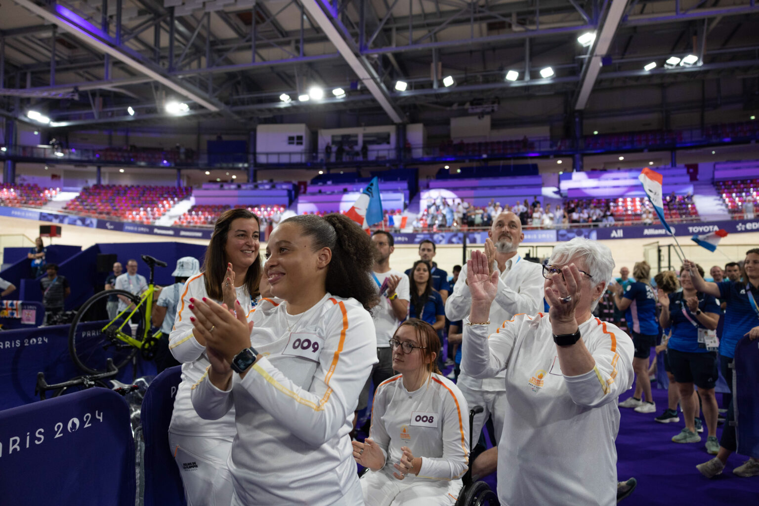 Parcours du Relais de la Flamme Paralympique des Jeux de Paris 2024 au Velodrome de Saint-Quentin-en-Yvelines (Yvelines)