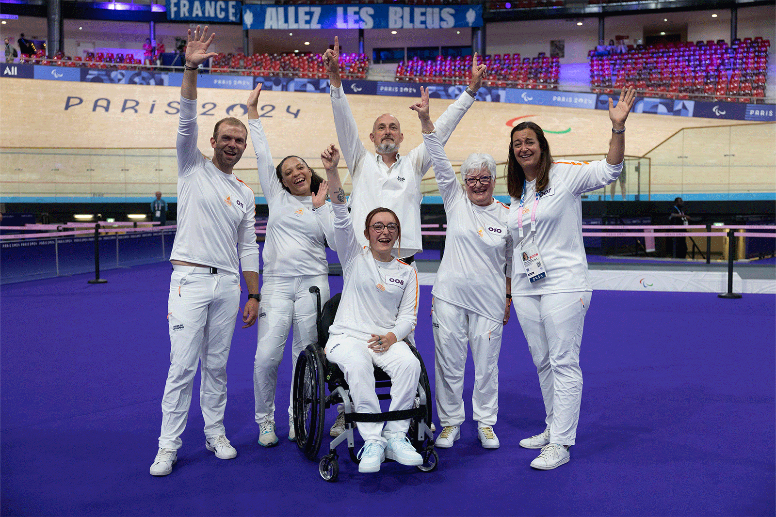 Flamme-Paralympique_Velodrome-National