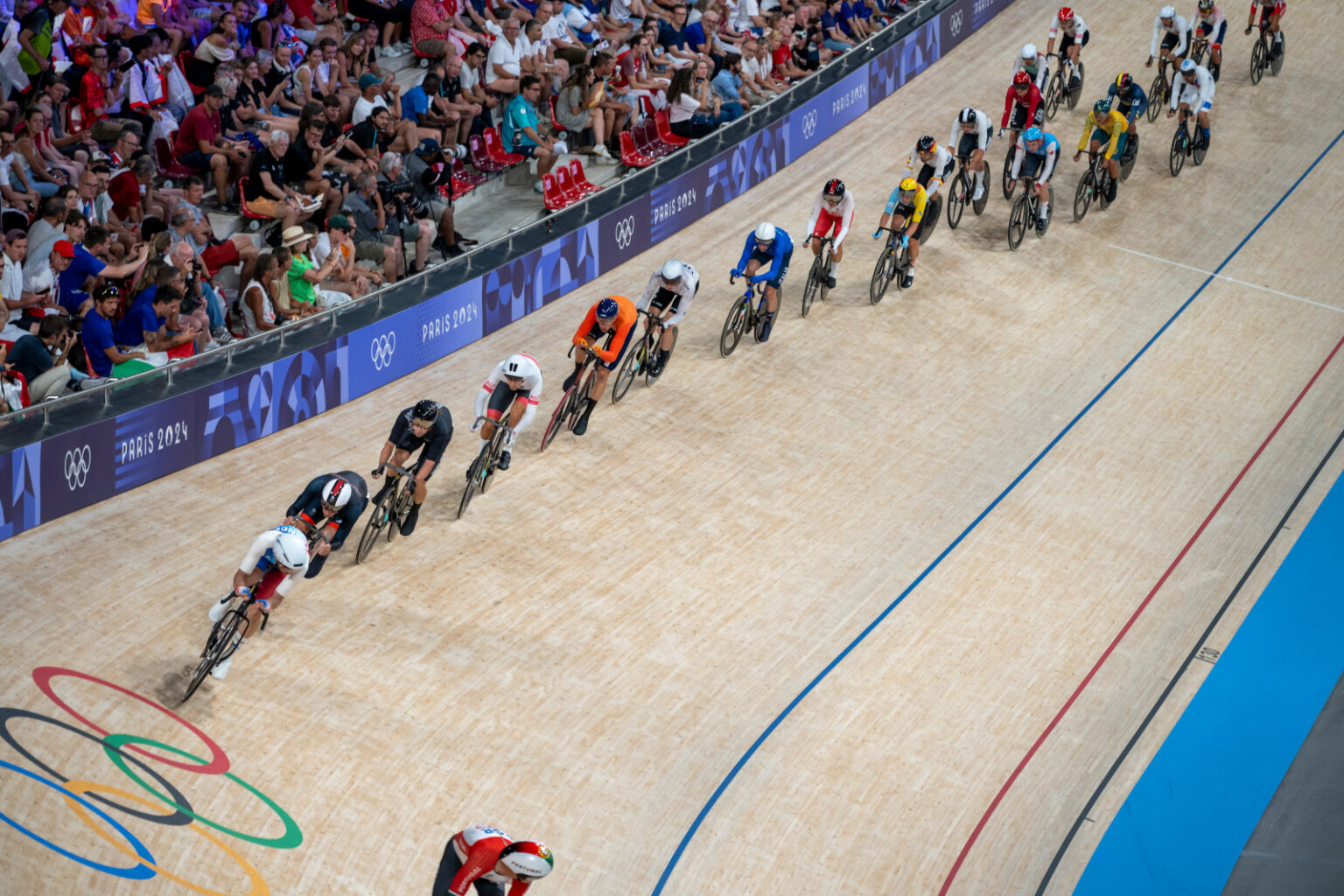 Velodrome piste jeudi 8 aout selection  Victoire de Thomas Benjamin Omuim Jm Foutgous Flamme olympique