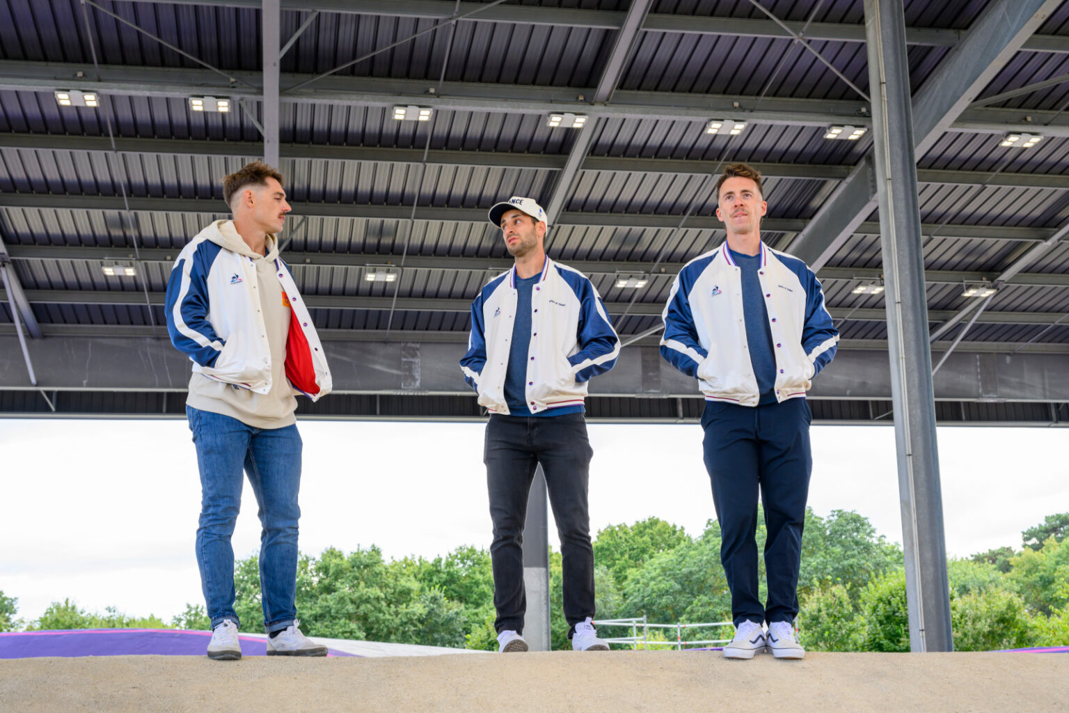 Sylvain Andre Joris Daudet et Romain Mahieu Vainqueur du BMX au JOP 2024. Visite du site lors d'un tournage TV