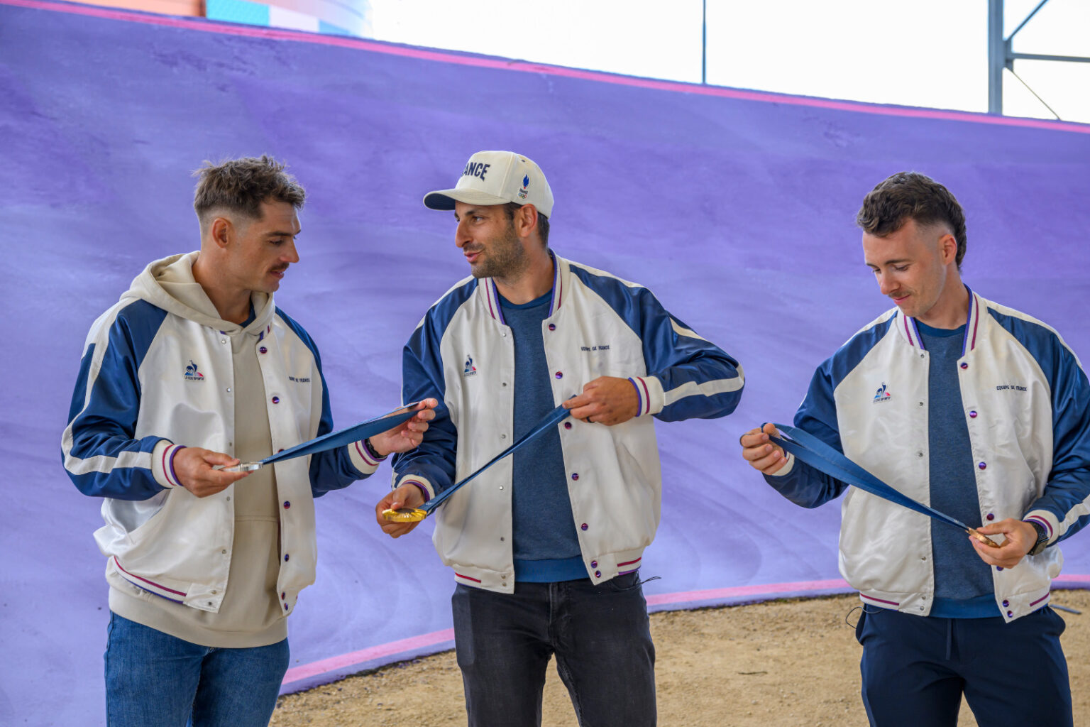 Sylvain Andre Joris Daudet et Romain Mahieu Vainqueur du BMX au JOP 2024. Visite du site lors d'un tournage TV